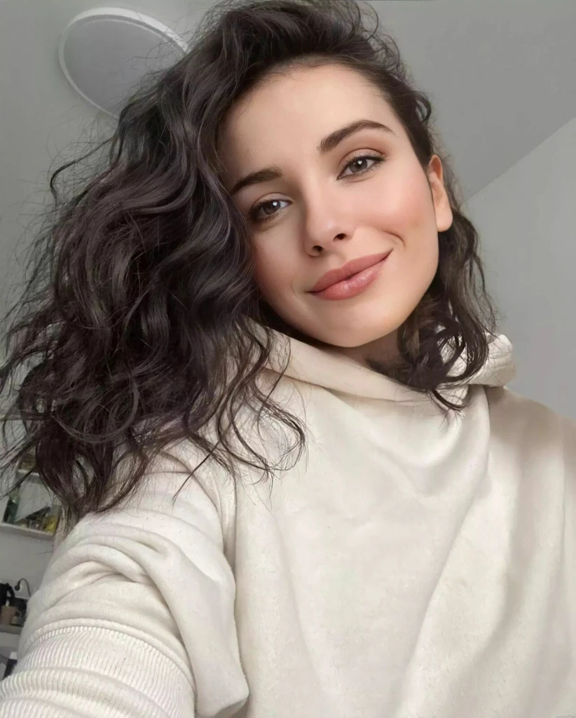 Alexsandra Profile image 1