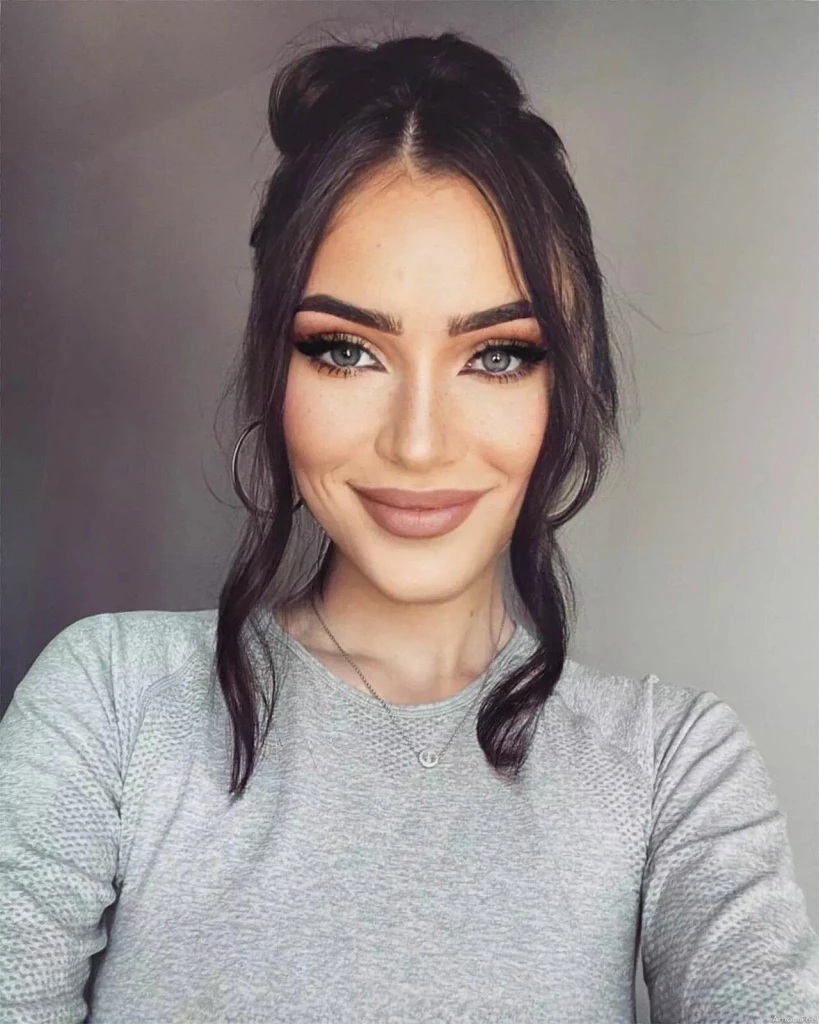 Mihaela Profile image 1