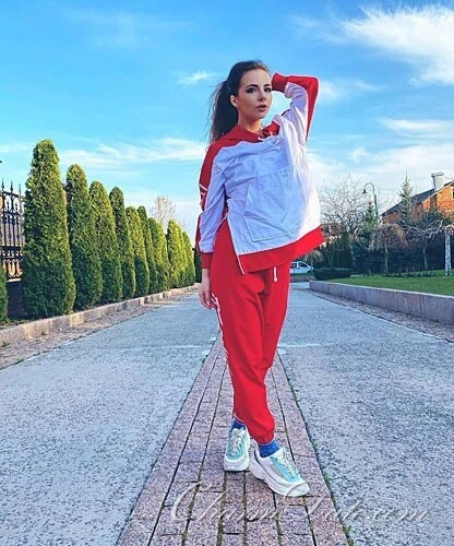 Lera Profile image 1