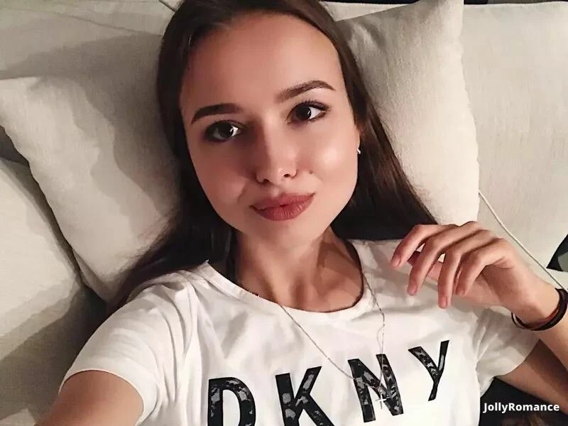 Arina Profile image 3