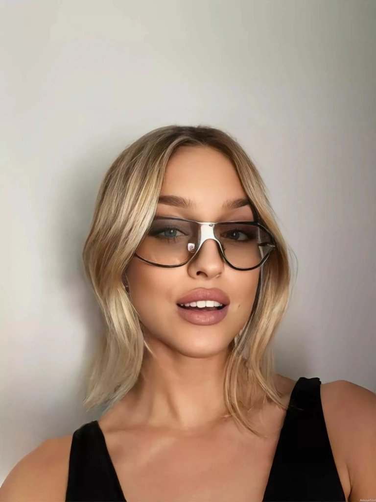 Raluca Alexandra Profile image 1