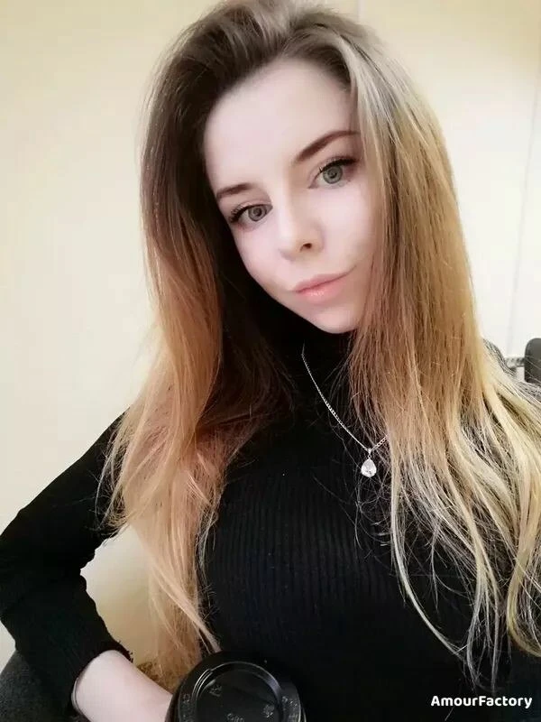 Julia Profile image 4