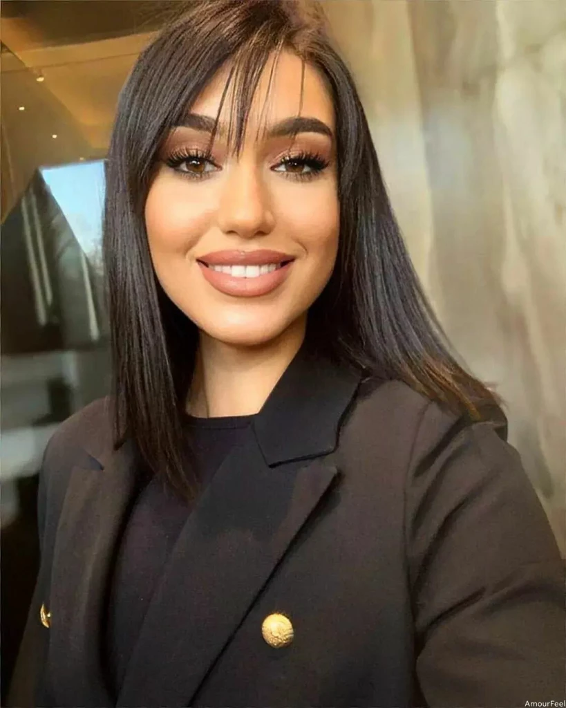 Angelina Profile image 3