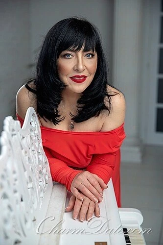 Alina Profile image 1