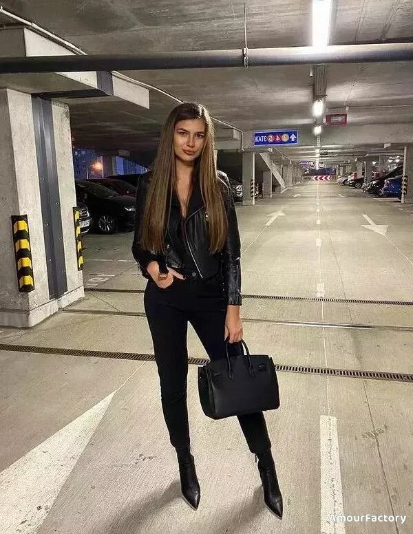 Anna Profile image 2