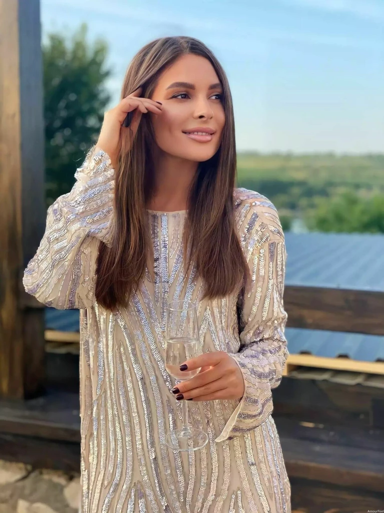 Mihaela Profile image 1