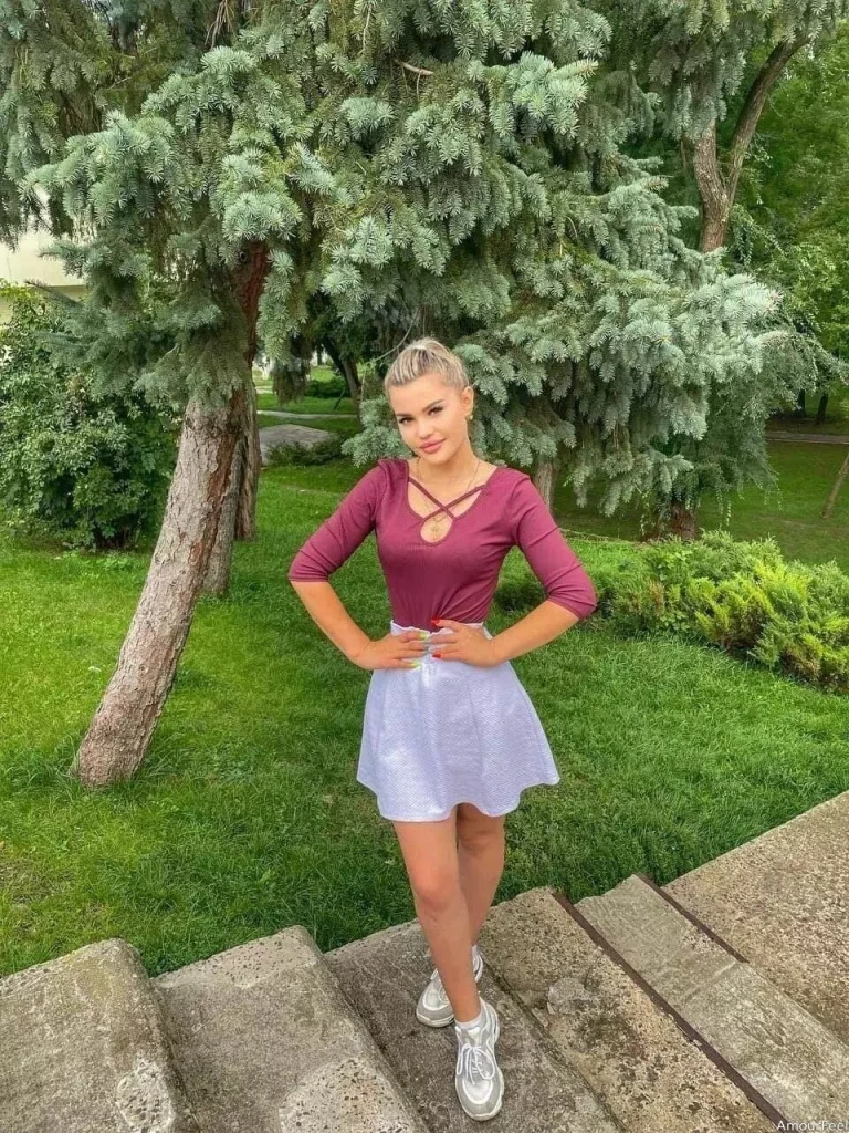 Valeria Profile image 1