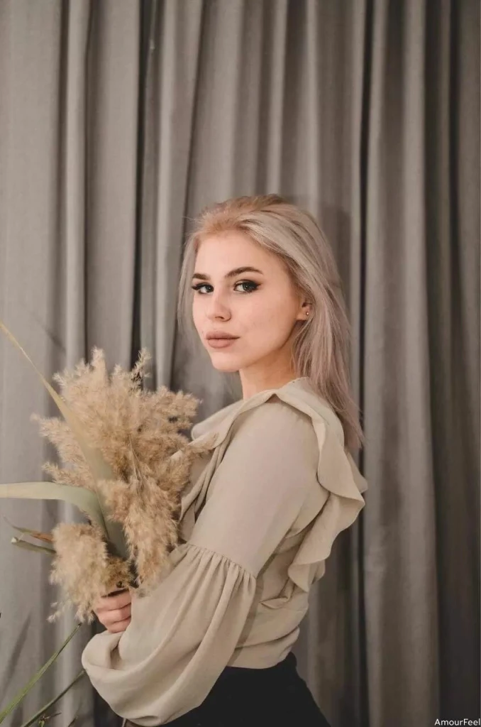 Dorina Profile image 1