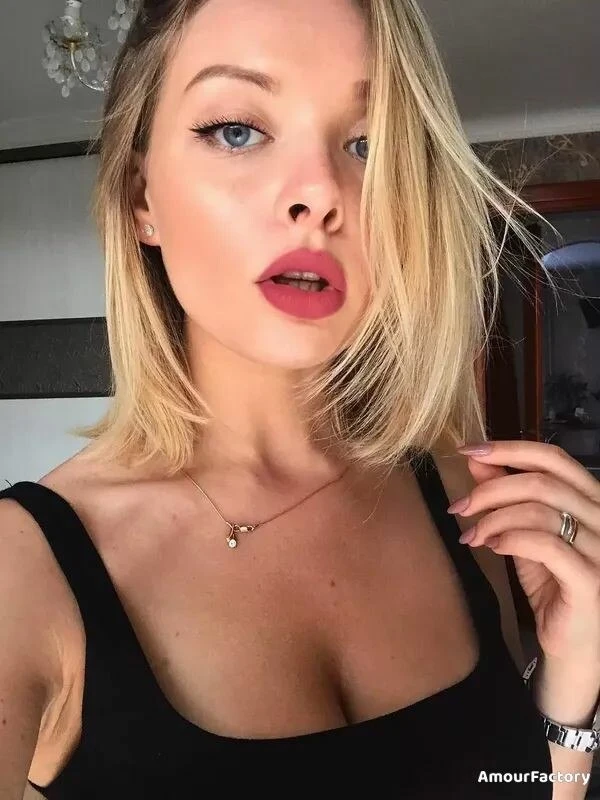 Anhialina Profile image 2