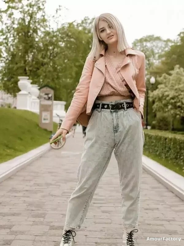 Anna Profile image 3