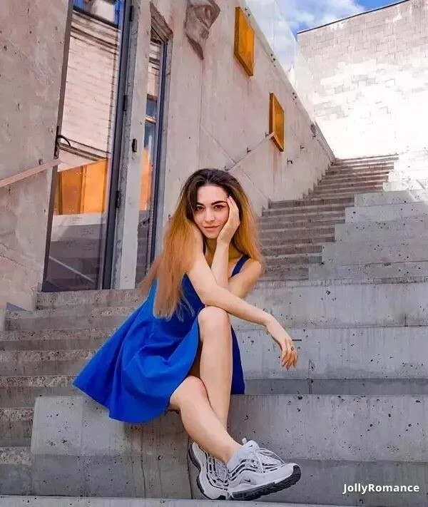 Daniela Profile image 1