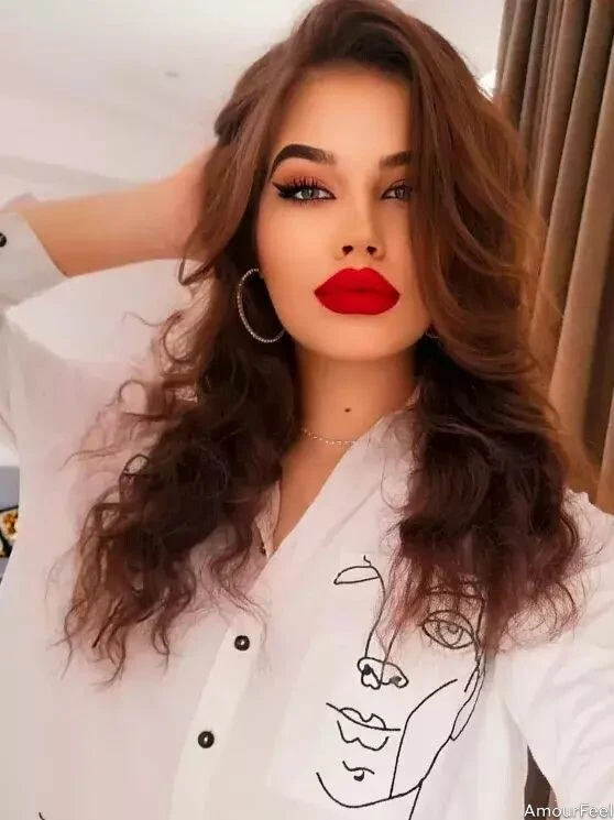 Lina Profile image 2