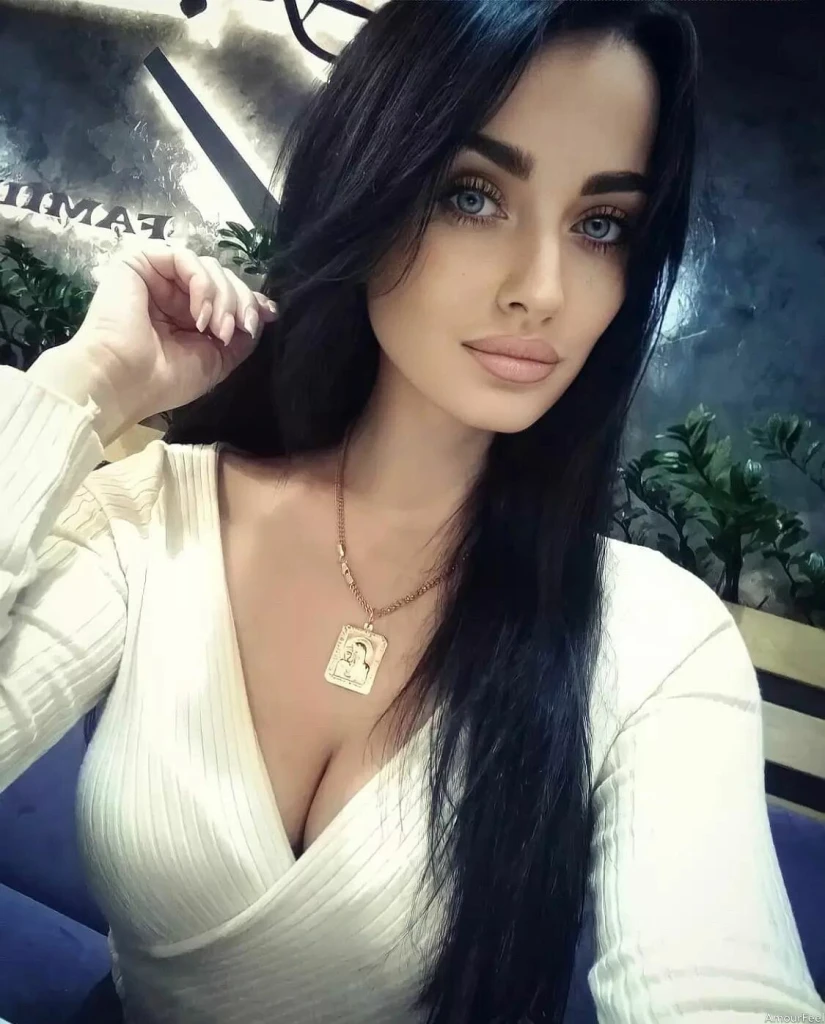 Yana Profile image 1