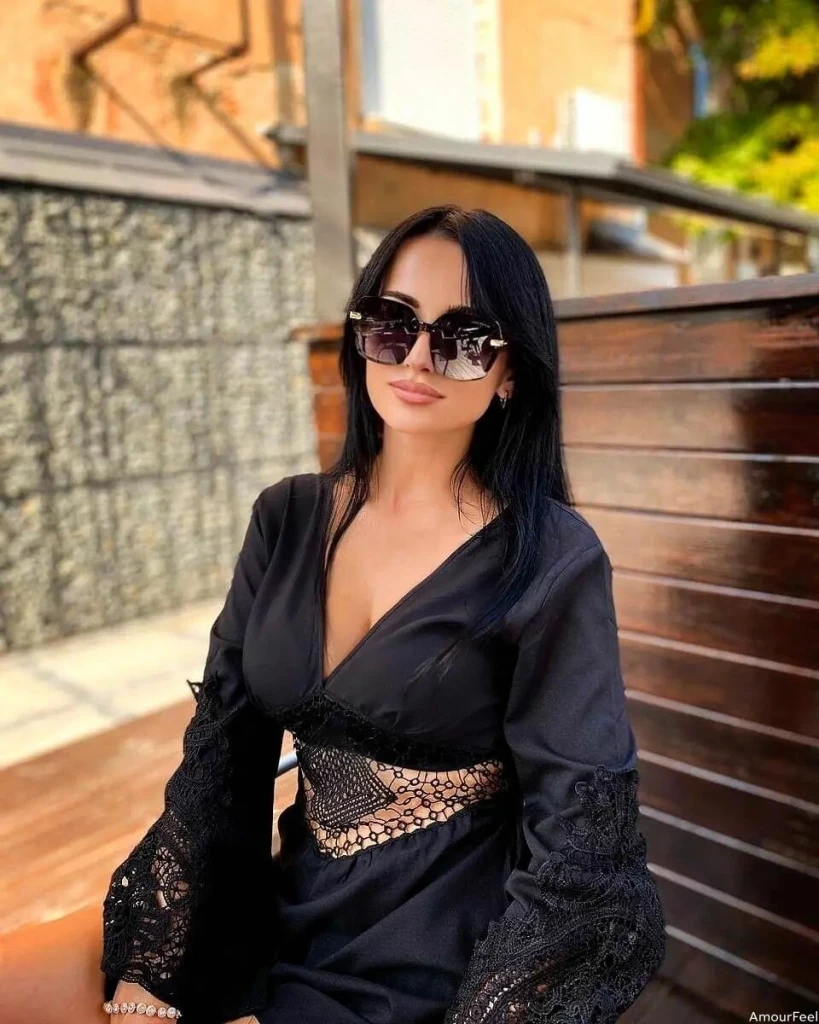 Yana Profile image 3