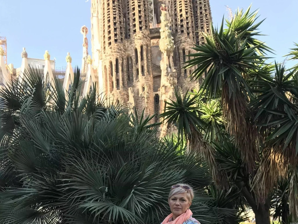 Anna Profile image 1