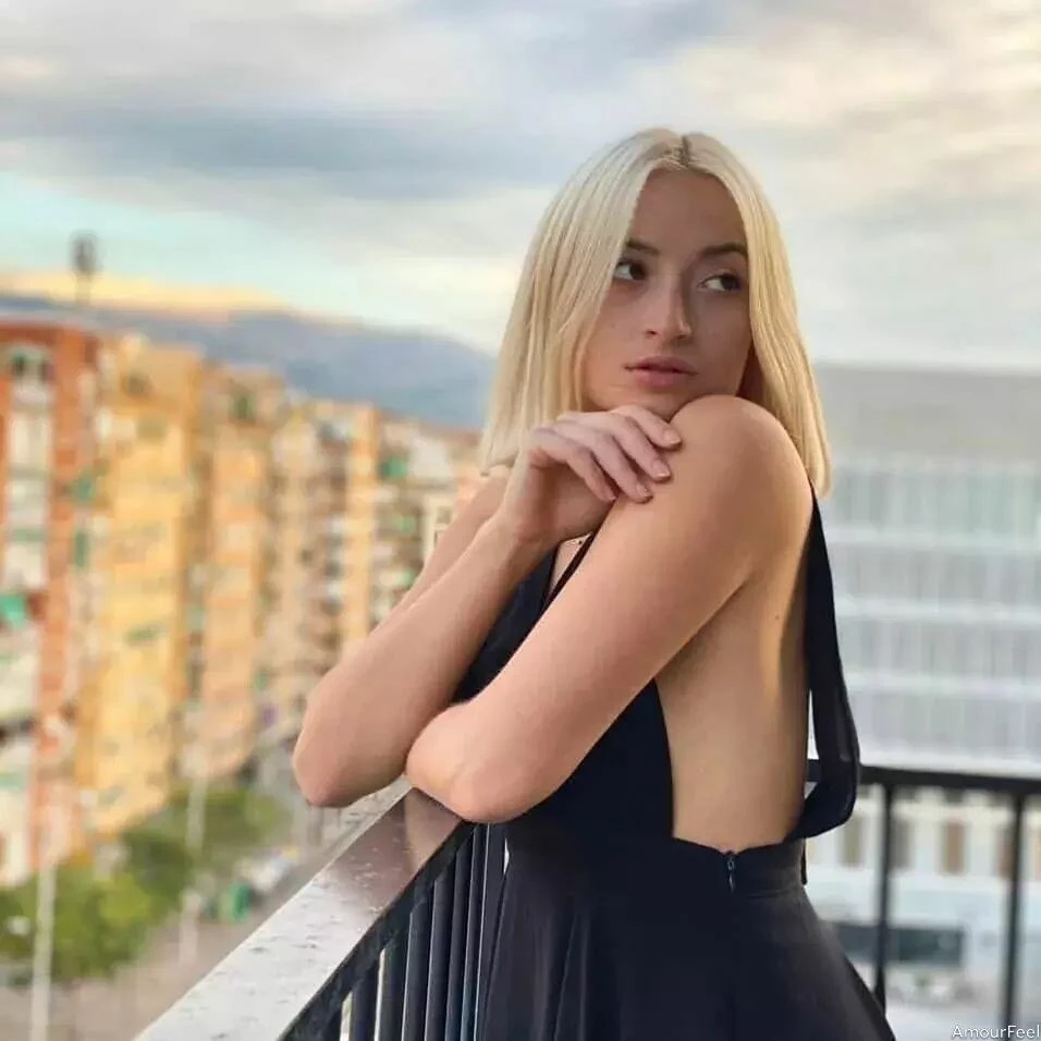 Veronika Profile image 1