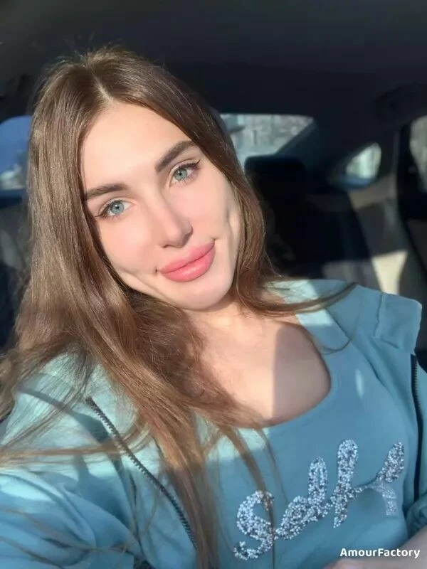 Ilona Profile image 4