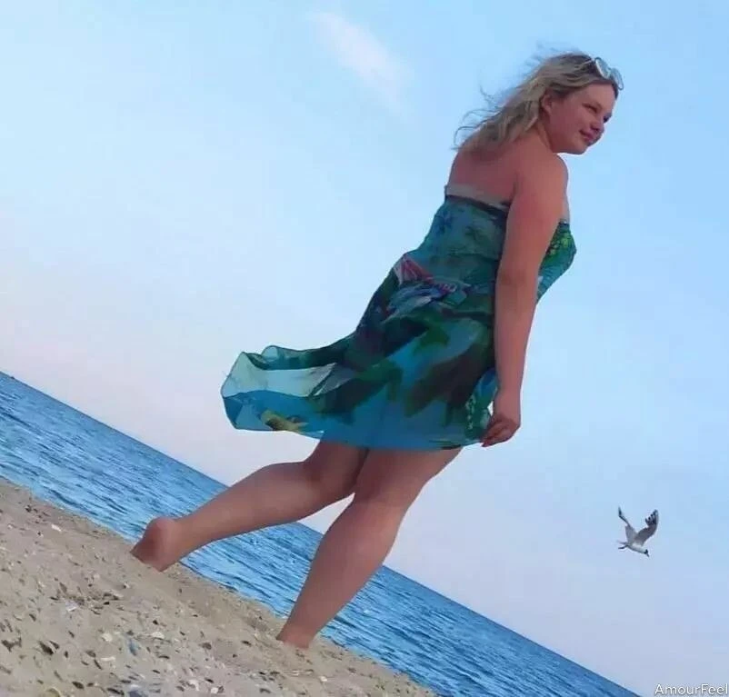 Karyna Profile image 3