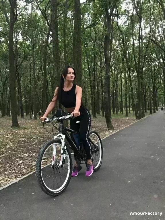 Julia Profile image 1