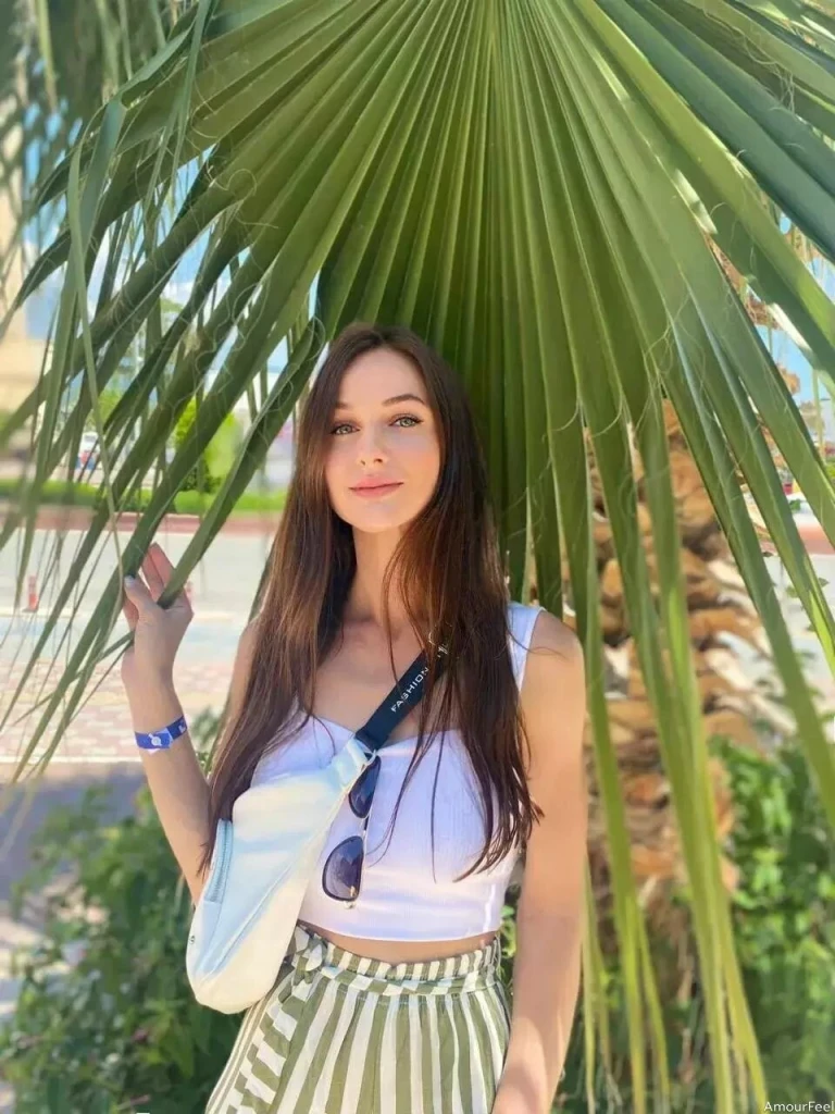 Elena Profile image 4