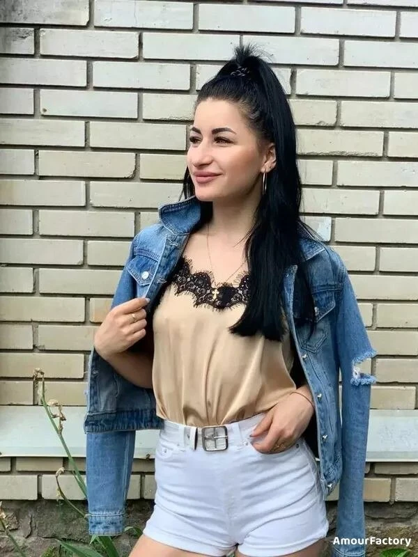 Ivanna Profile image 3