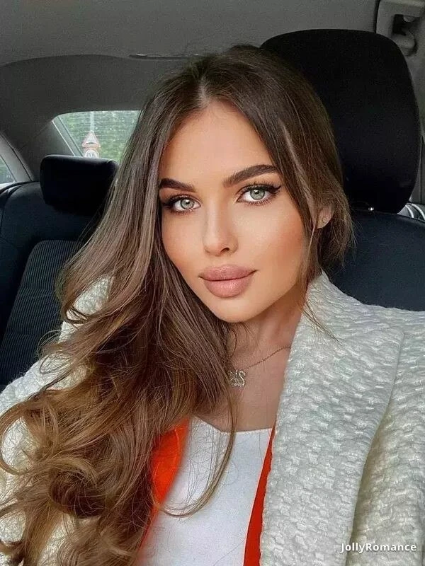 Alena Profile image 4