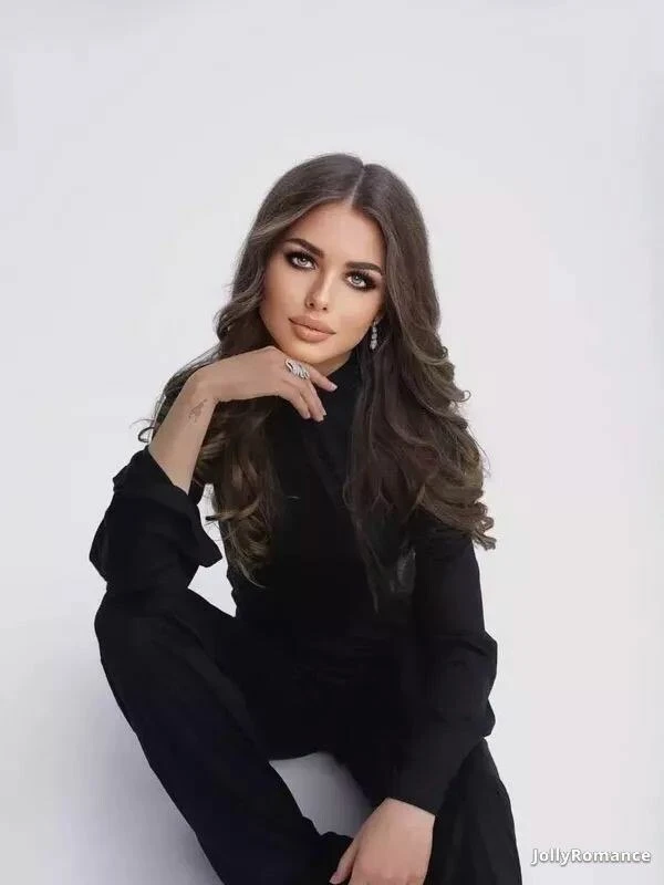 Alena Profile image 1