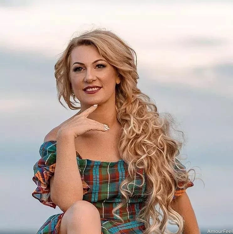 Julia Profile image 3