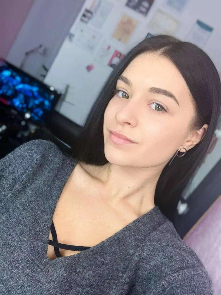 Dariia Profile image 3