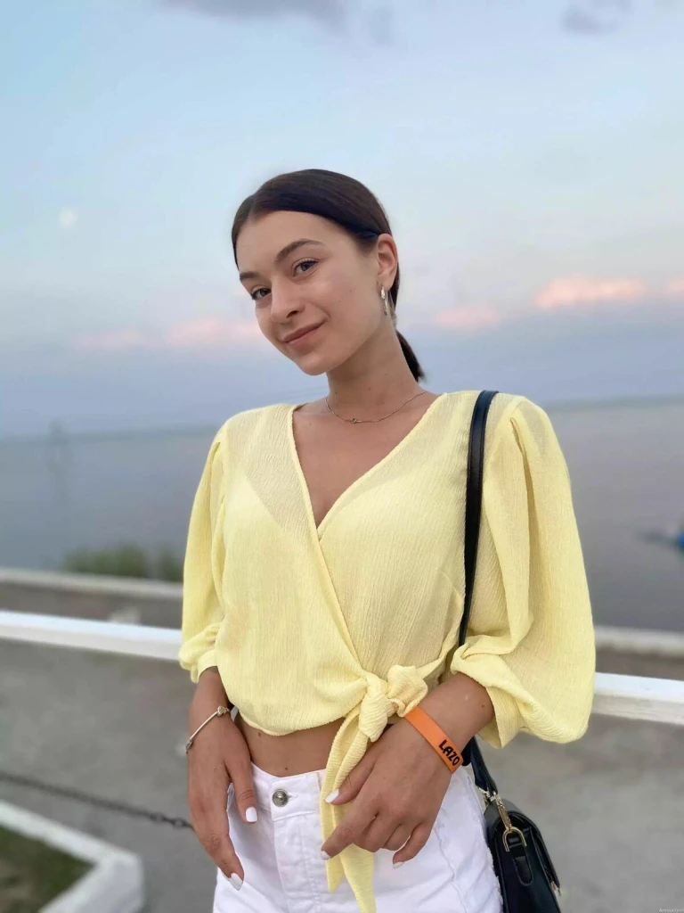 Dariia Profile image 4