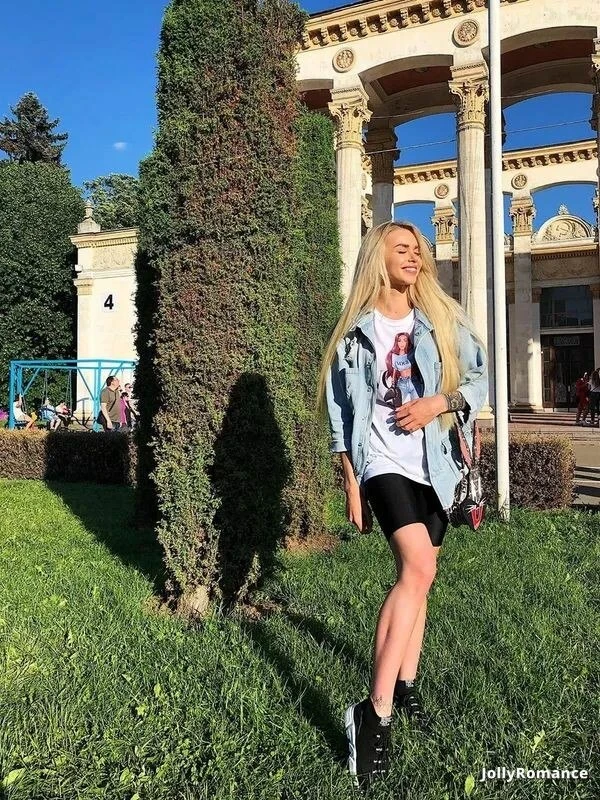 Oleksandra Profile image 3