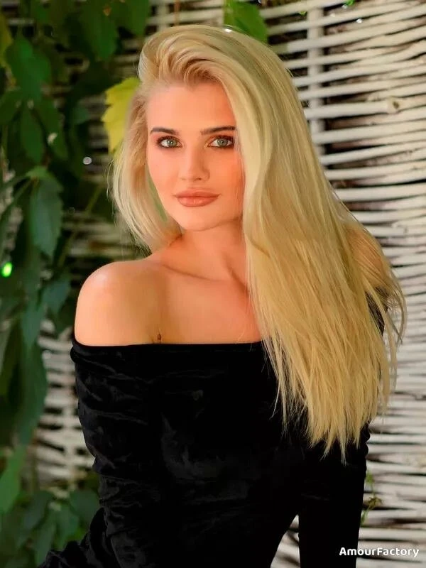 Oleksandra Profile image 3