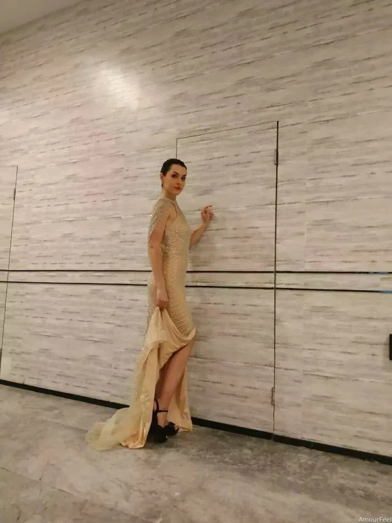 Yana Profile image 1