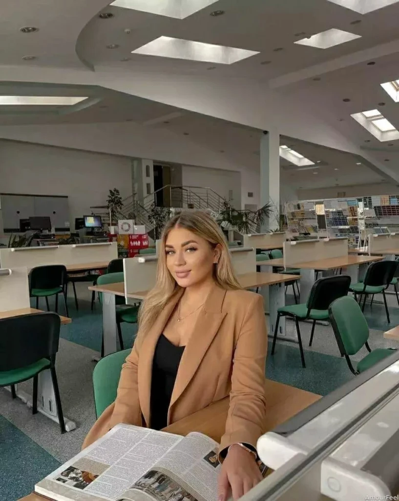 Elina Profile image 4