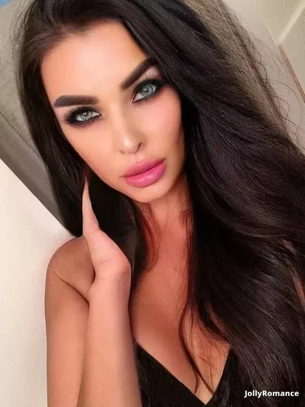 Mariana Profile image 3