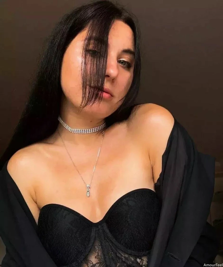 Victoria Profile image 4