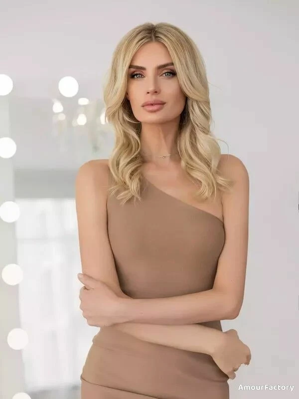 Elena Profile image 1