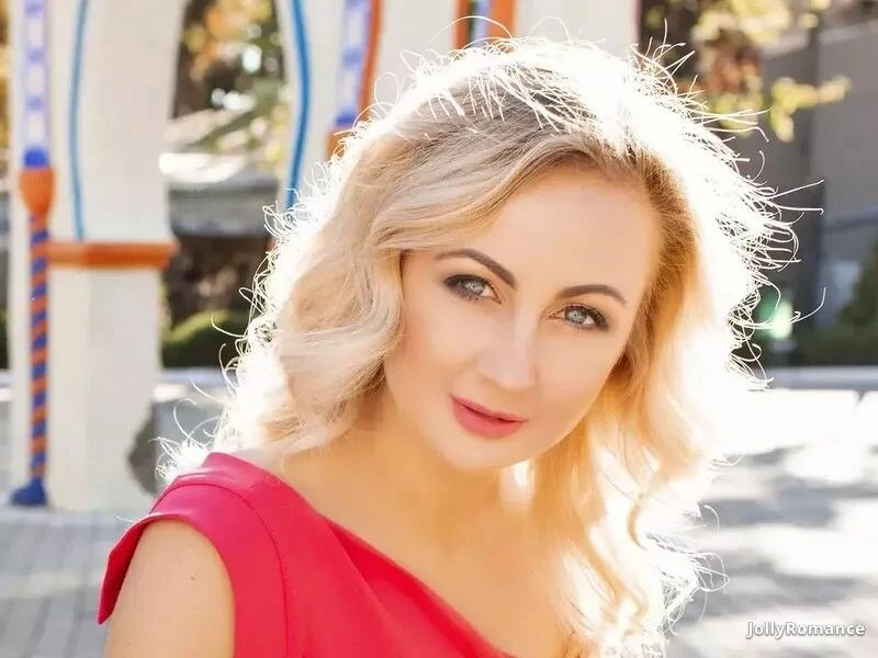 Alyona Profile image 1