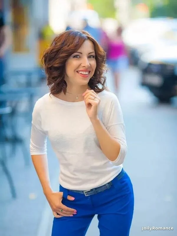 Elizabeth Profile image 3