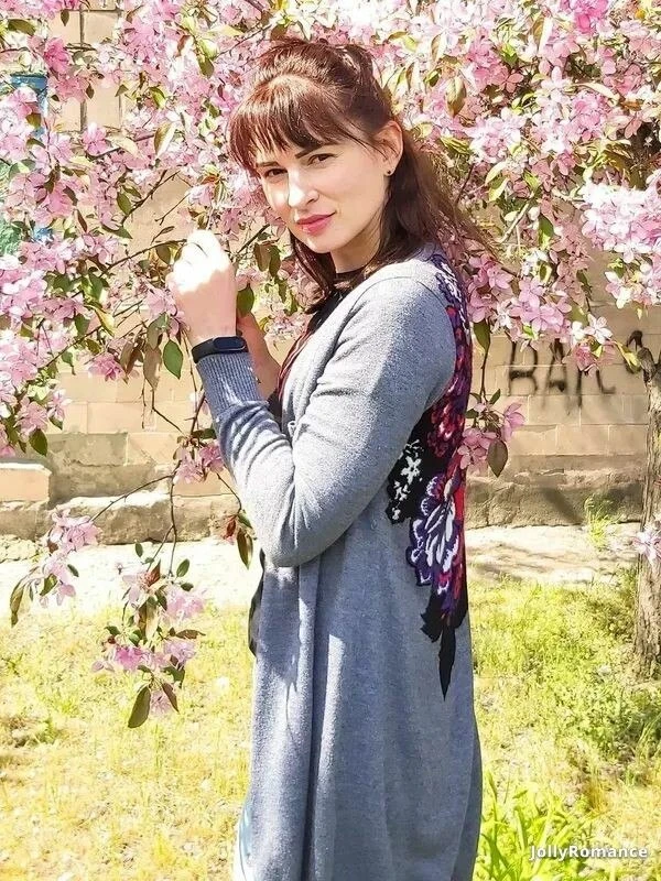 Julia Profile image 4