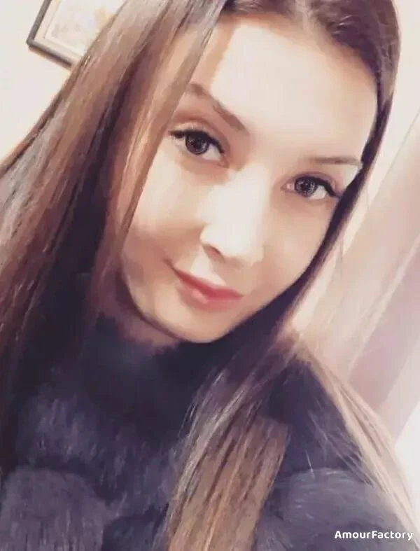 Julia Profile image 2