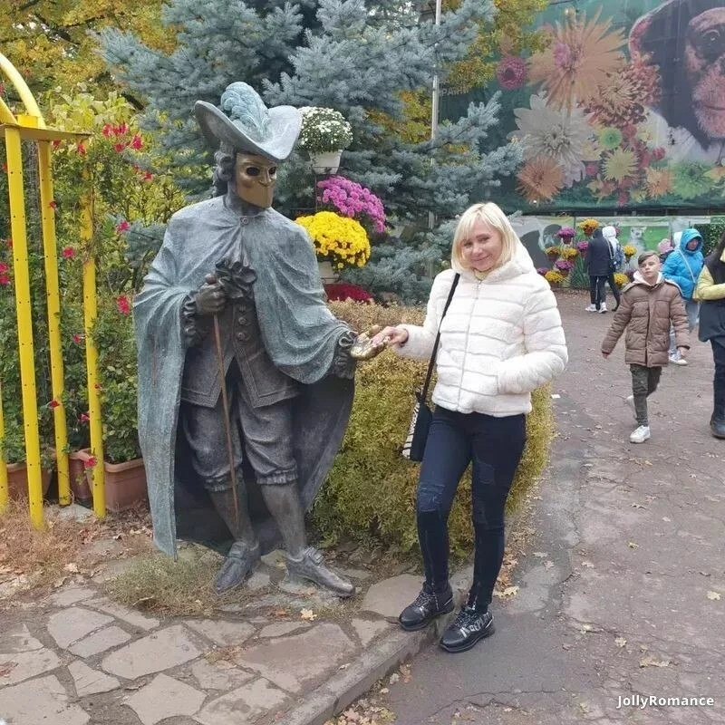 Anna Profile image 2