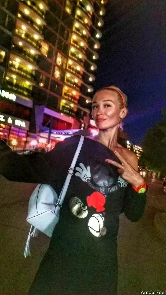 Elena Profile image 4