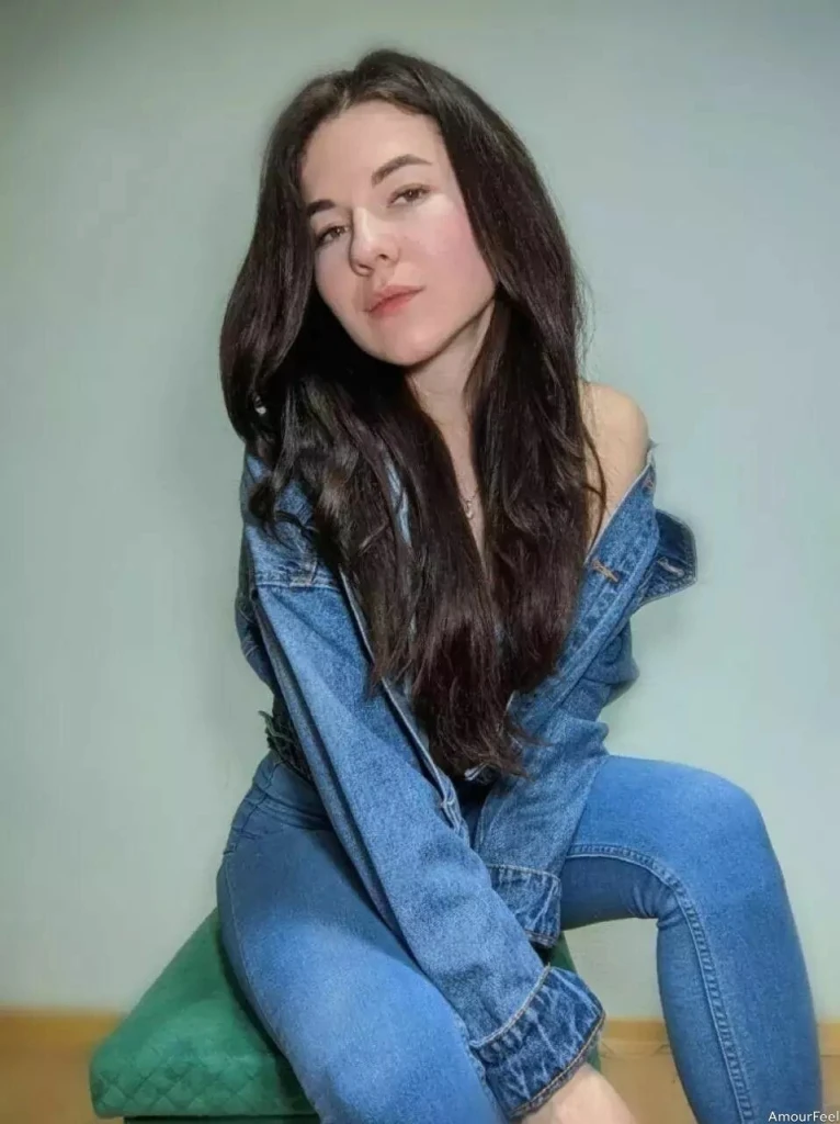 Zarina Profile image 2