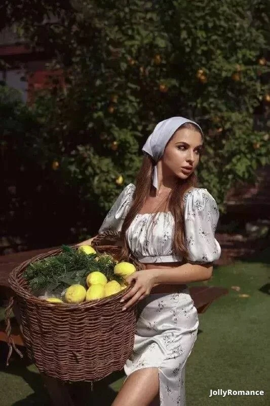 Olena Profile image 2