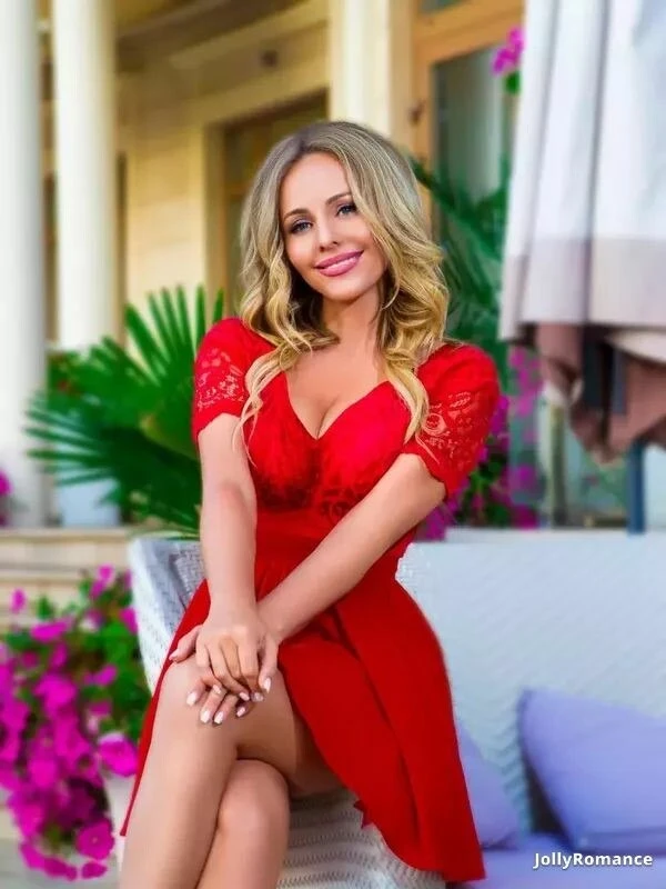 Oleksandra Profile image 1