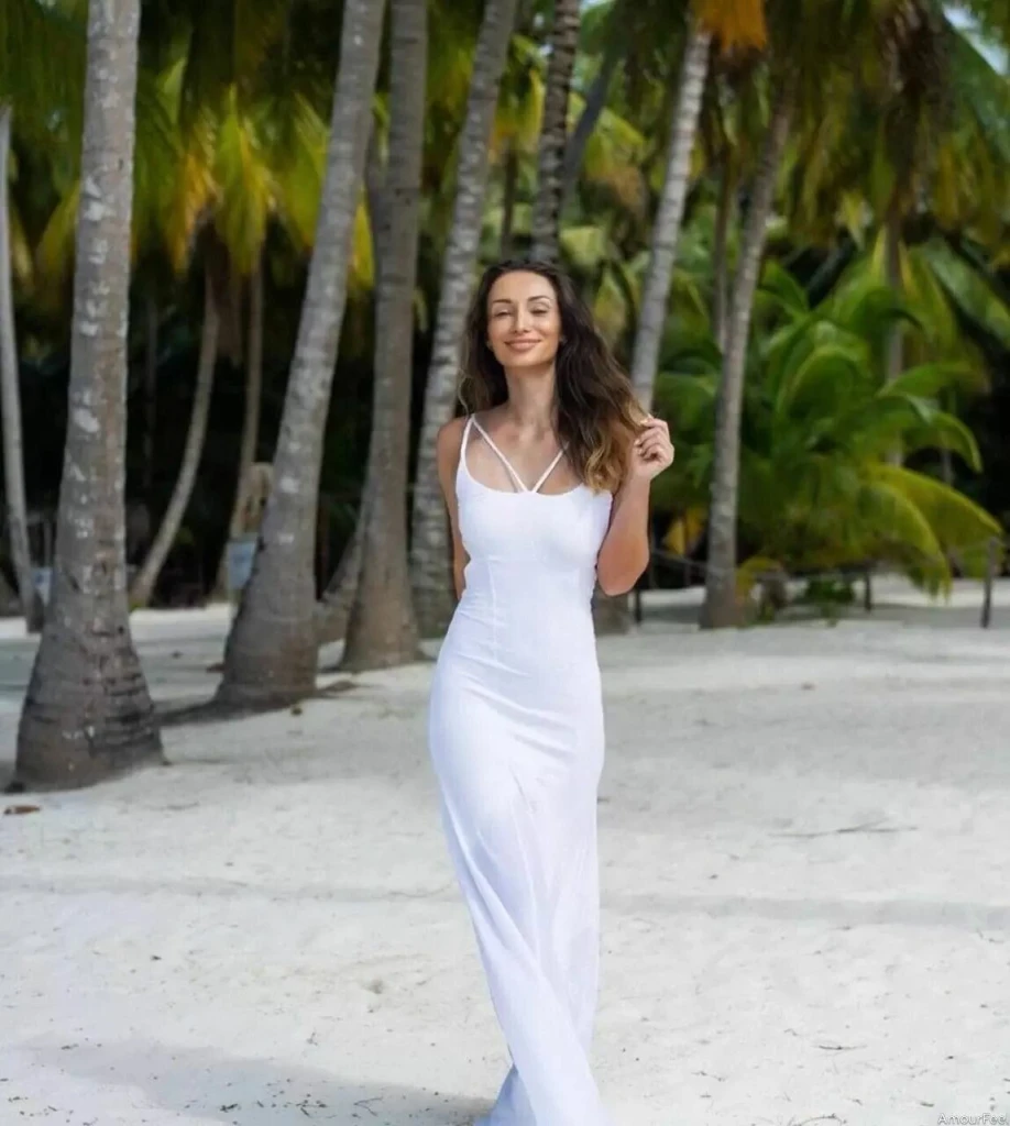 Karyna Profile image 3