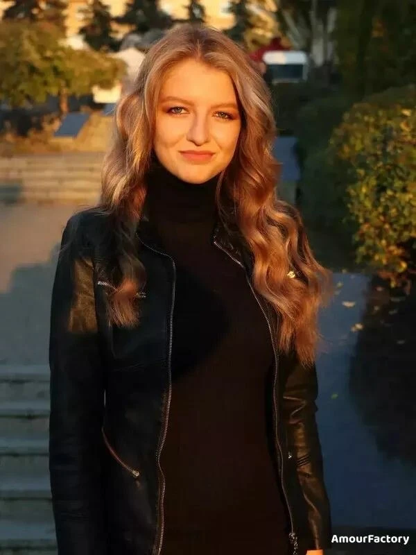 Olga Profile image 1