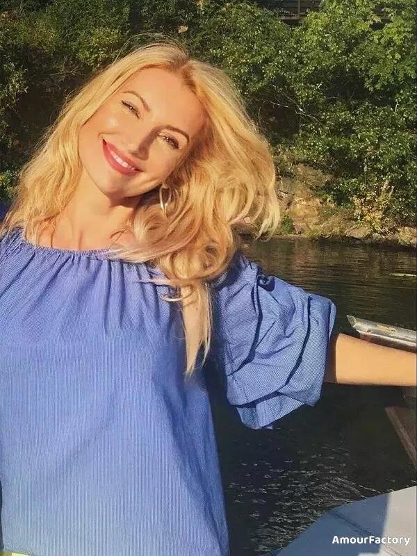 Anna Profile image 4