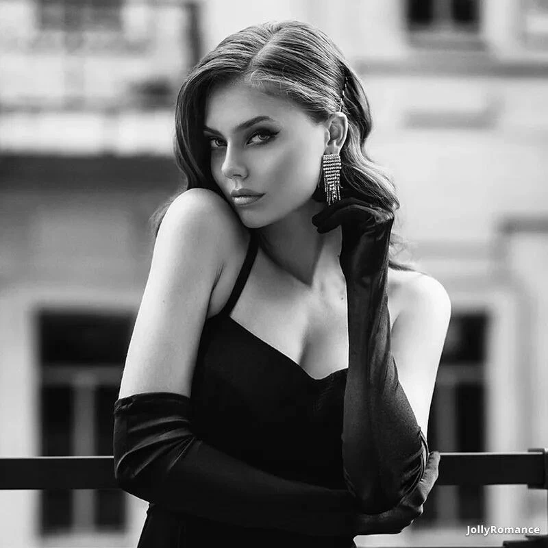 Alina Profile image 2